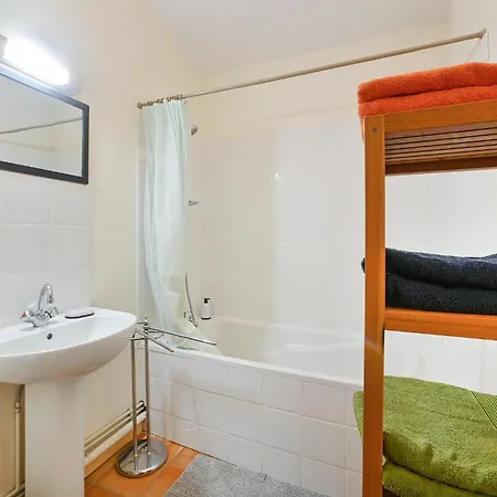 2 Bedroom Lovely In *
