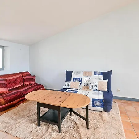 Gorgeous In With Kitchen Apartment *