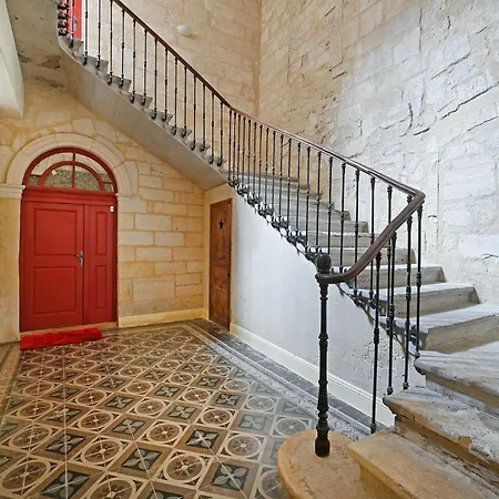 2 Bedroom Lovely In Appartamento *