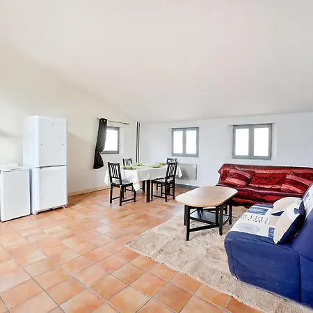 Apartment Gorgeous In With Kitchen Beaucaire (Gard)